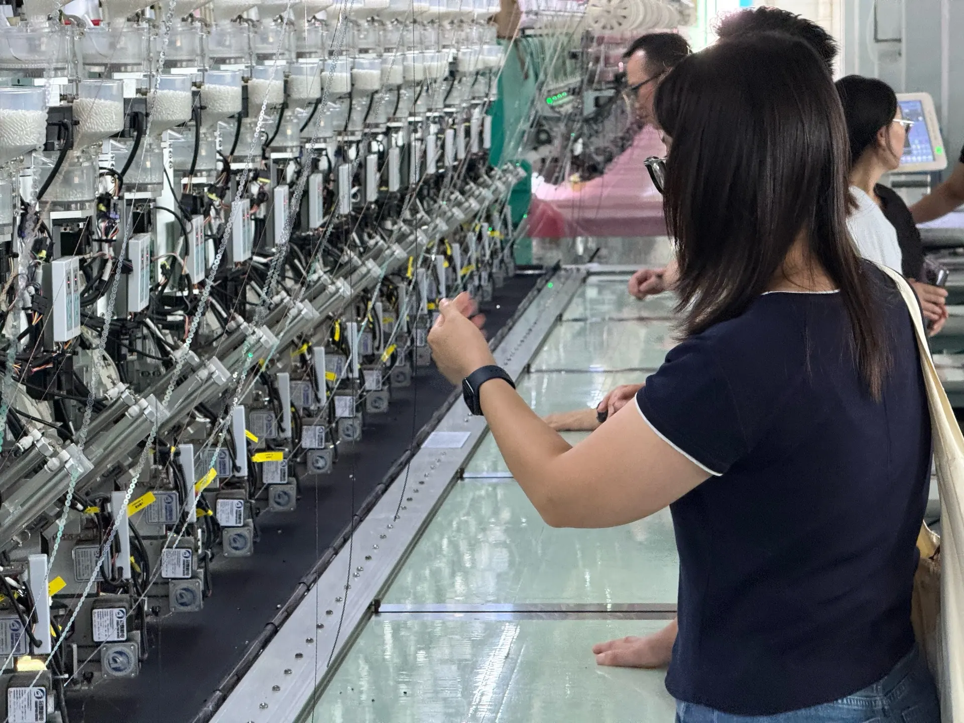 Brand Customer Selecting Pattern Craftsmanship